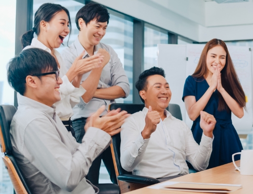 在友達學習、成長茁壯