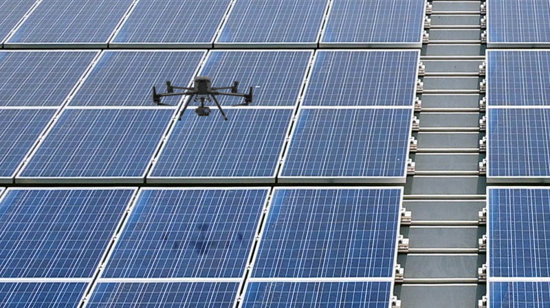 熊猫体育以无人机搭配IR Sensor热显像技术进行全方面模块健检，有效降低人力成本并提升发电量