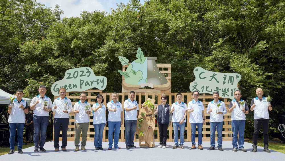 友達光電攜手供應商夥伴及台中市政府，共同倡議及推廣加樹減塑、節能減碳的淨零綠生活