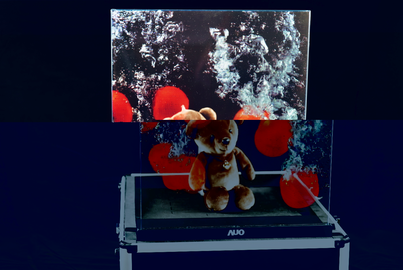 友達領先研發Micro LED透明顯示器，具備高穿透、低繞射、高亮度、可拼接之特性，可應用於智慧移動、智慧零售、商業展示等多元場域