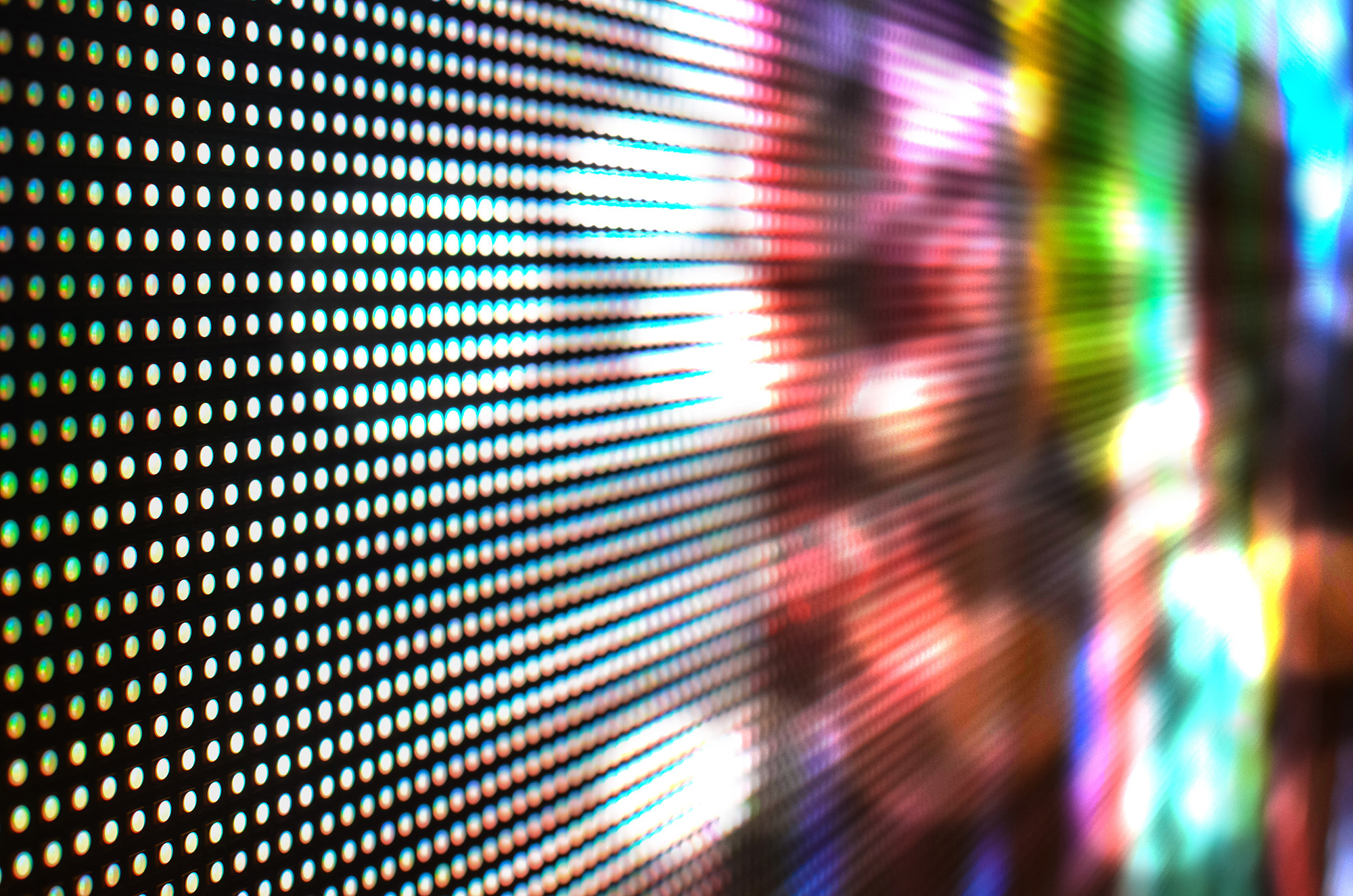 超高亮度、超长寿命